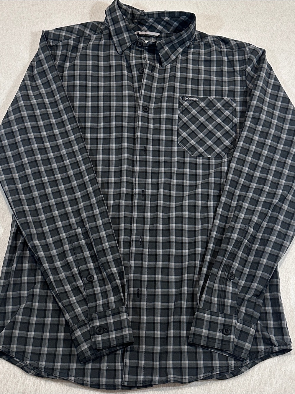 Columbia Men's Gray and White Plaid Button-Down Shirt size small